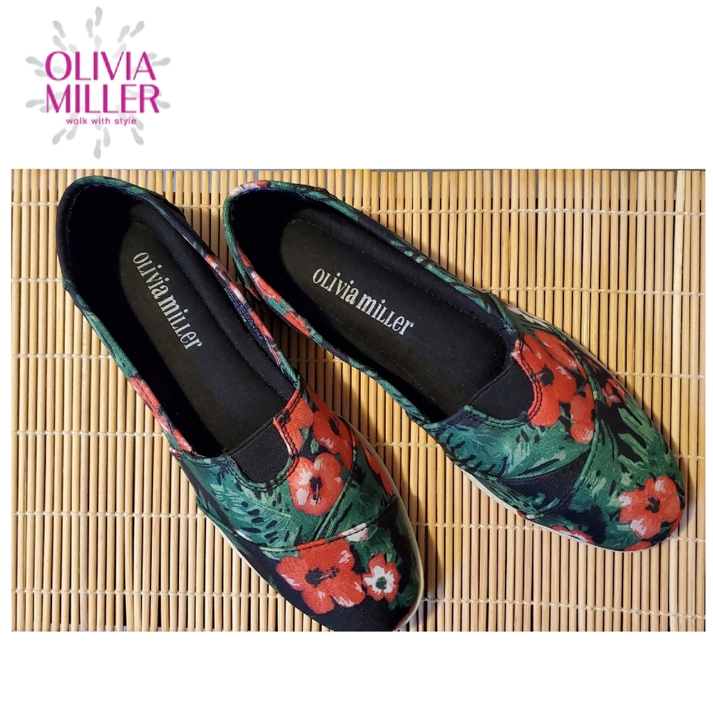 🌺 Olivia Miller Women's Canvas Slip-on Flats 7 🌺